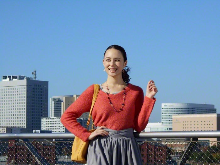 130 mm* at 5x optical zoom *35mm format equivalent.